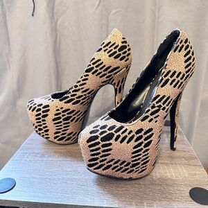 ALBA Metallic Gold & Black Animal Print Platform Stiletto Heels – Size 8